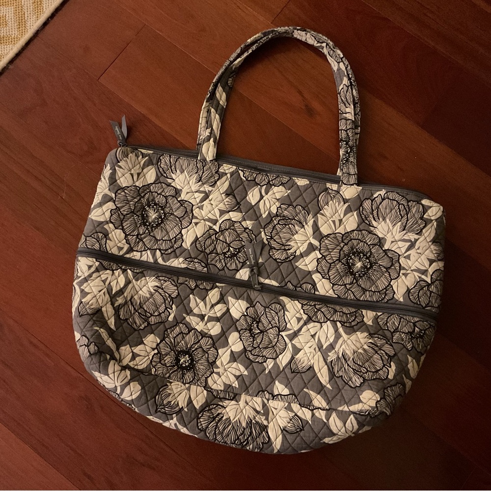 NWOT Vera Bradley Black Gray White Floral Quilted Large Tote Bag Purse